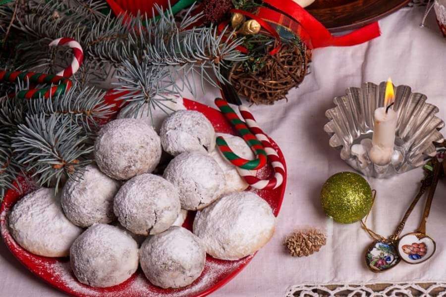 Russian Tea Cakes vs Mexican Wedding Cookies